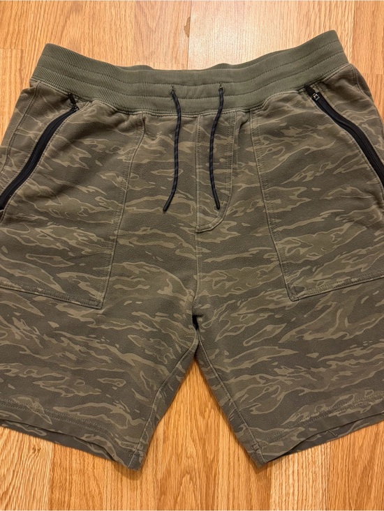 Abercrombie & Fitch Other - Abercrombie & Fitch Olive Camo Athletic Drawstring Shorts Men’s Medium